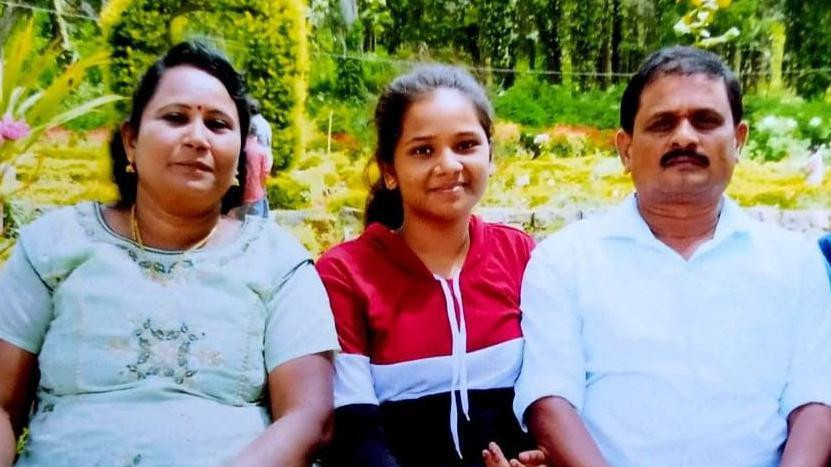 Amutavalin suprug Manivanan je na sebe preuzeo više kućnih obaveza da bi ona mogla da studira 