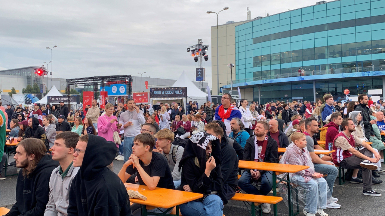 U Fan zoni je bilo i srpskih navijača, iako su brojniji bili Letonci