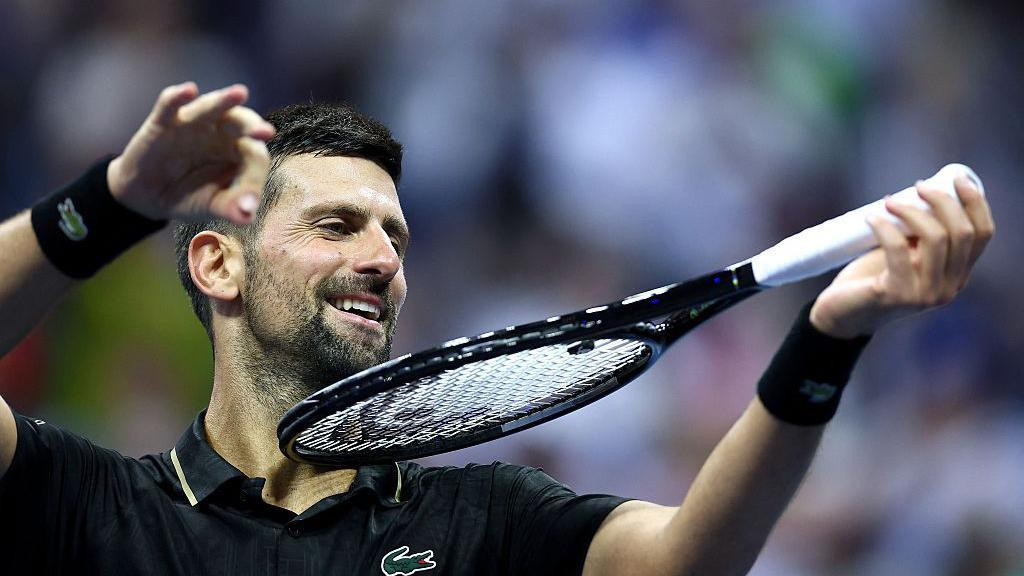 Đoković imitira sviranje violine posle svake pobede