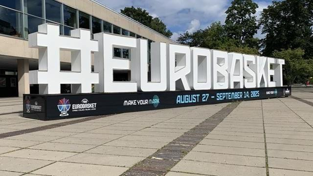 EUROBASKET znak koji je postavljen na nekoliko mesta u Rigi, glavnom gradu Letonije
