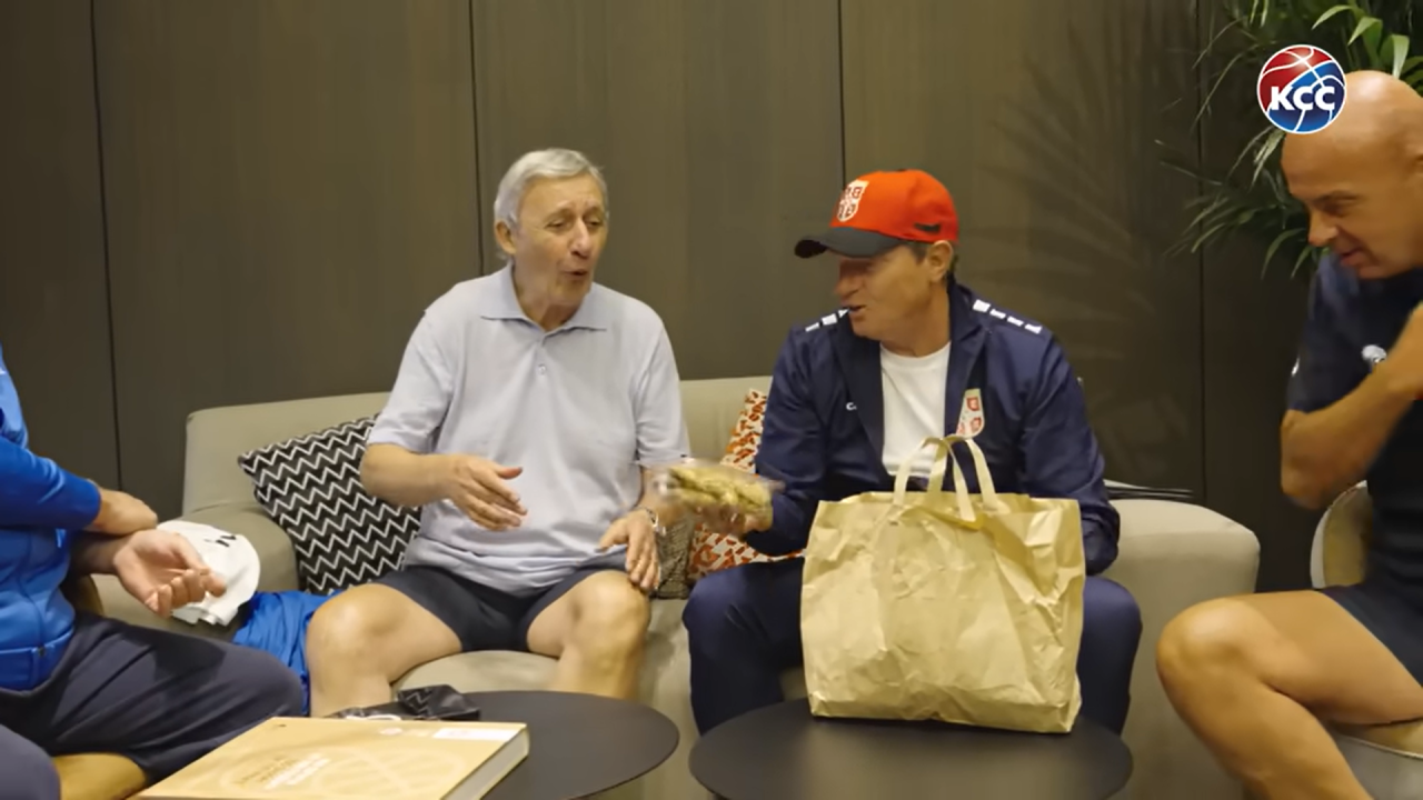 Svetislav Kari Pešić i Dragan Stojković, orasnice za karija, piksi doneo orasnice kariju