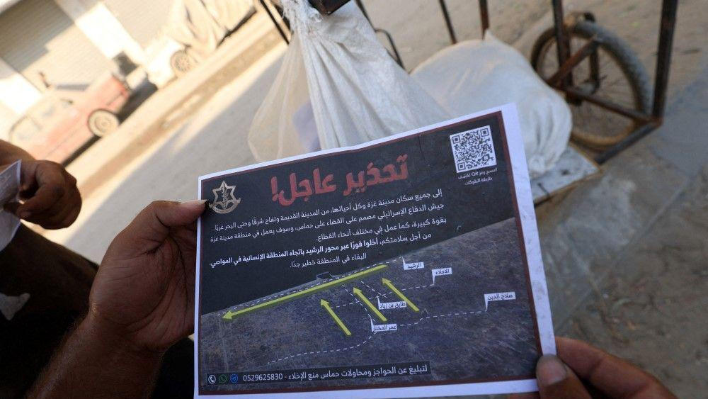 izraelska vojska bacala je letke palestincima u gradu gazu sa naredbom da se evakuišu