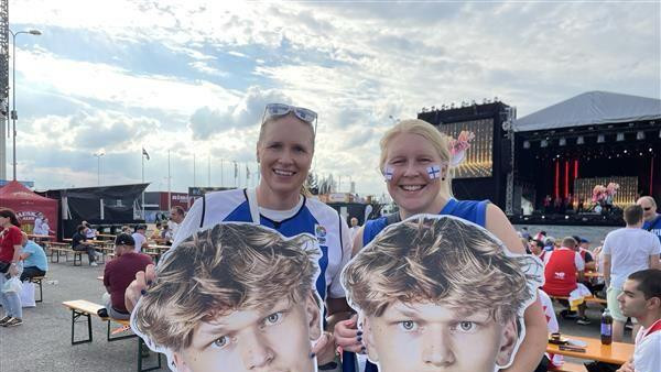 Nekadašnja reprezentativka Finske u košarci Taru Tukanen (levo)