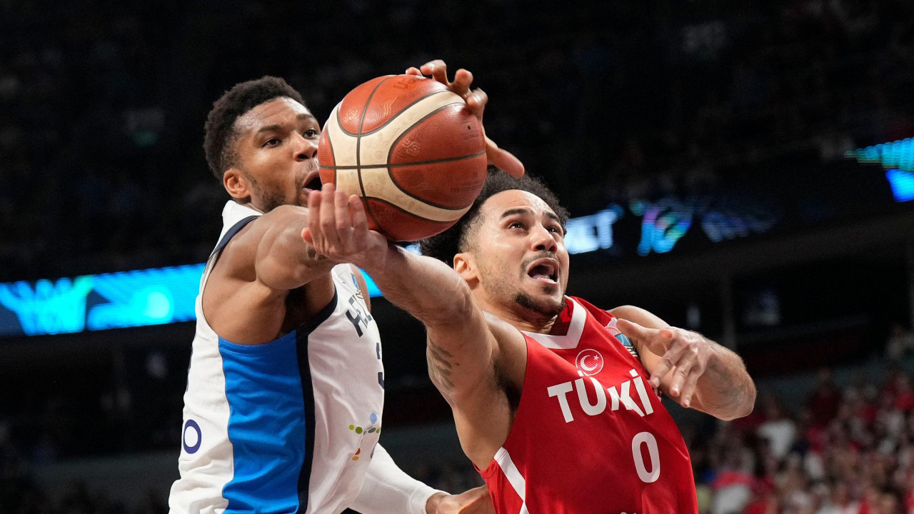 Duel Janisa Adetokumboa (levo) i Šejna Larkina (desno)