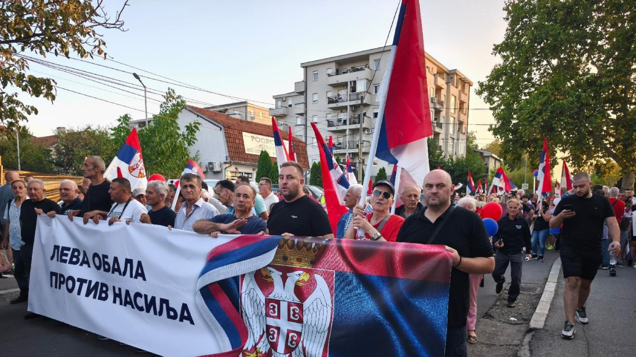 skup sns, pristalice sns protiv blokada, šetnja sns protiv blokada 13. septembra