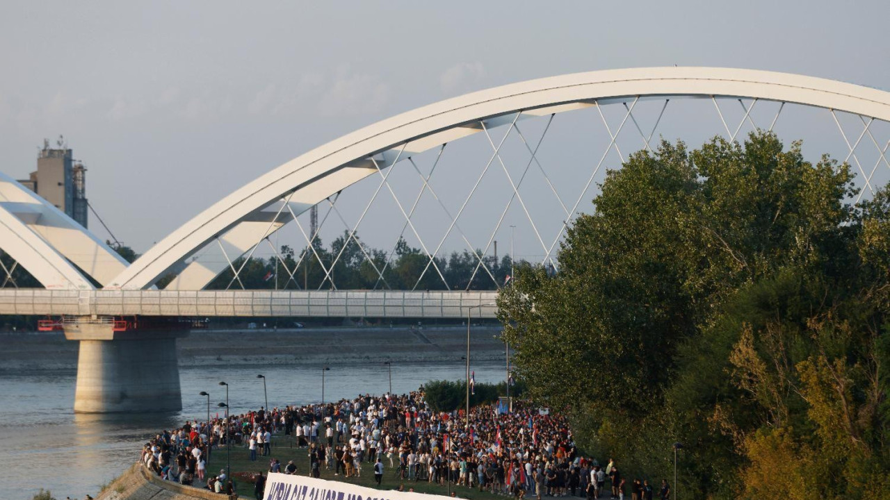 skup sns, pristalice sns protiv blokada, šetnja sns protiv blokada 13. septembra u novom sadu