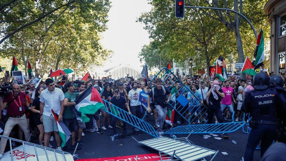 vuelta, prekinuta biciklistička trka u madridu