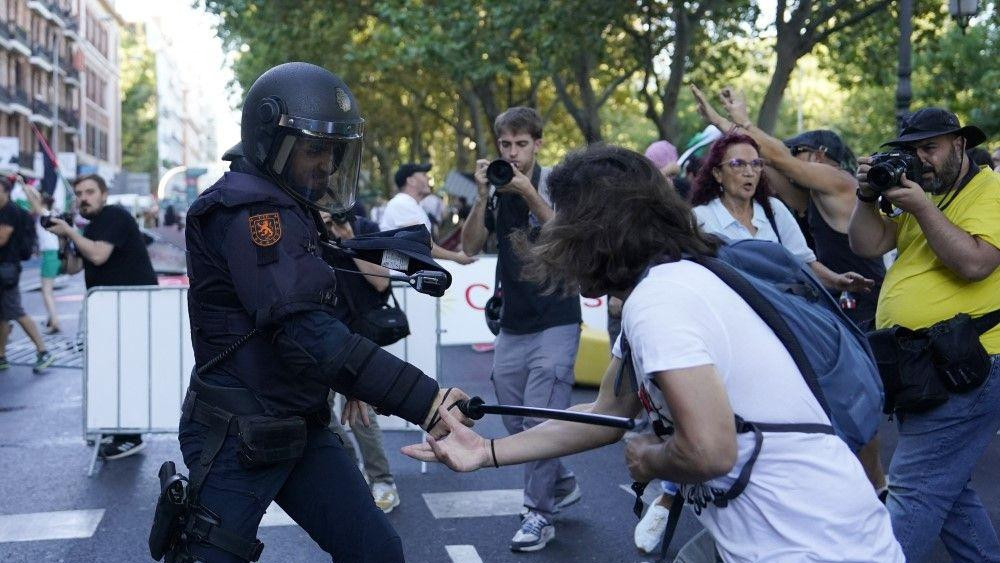 vuelta, prekinuta biciklistička trka u madridu