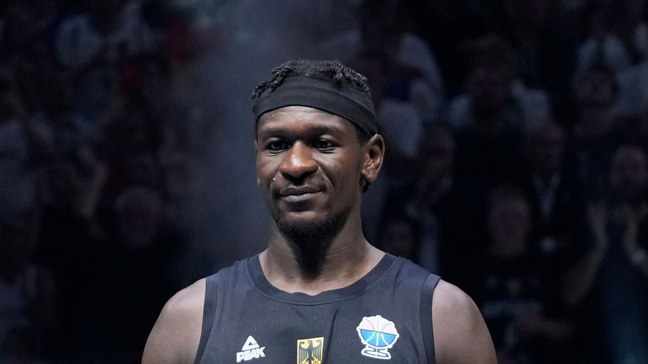 Isak Bonga, Isak Bonga sa priznanjem za najboljeg igrača finalne utakmice Evrobasketa 2025.