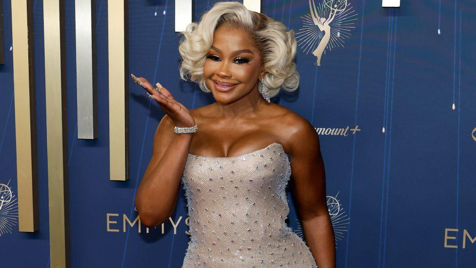 Glumica Fedra Parks u beloj dugačkoj haljini