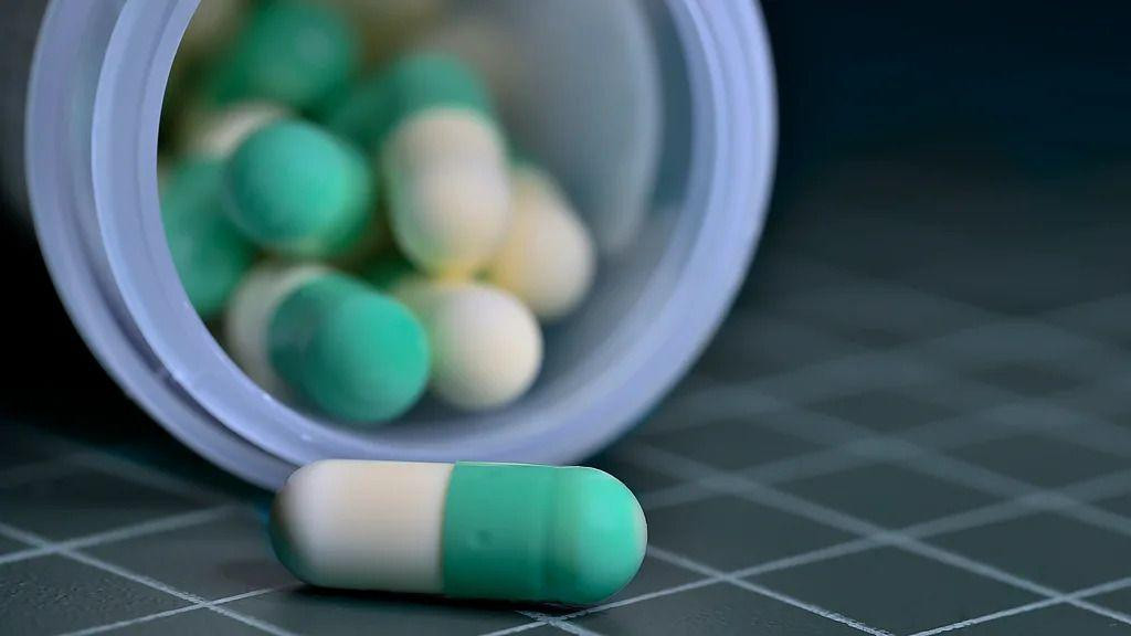 Bočica sa tabletama, lekovi