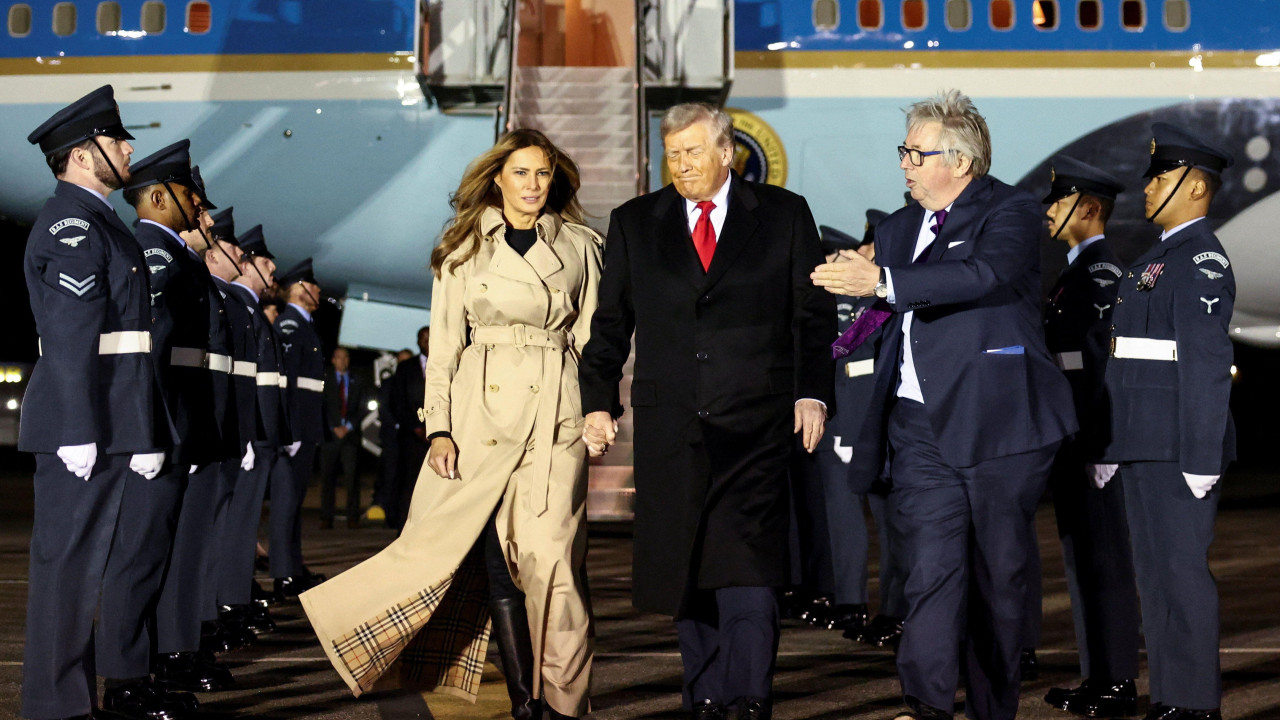 melanija i donald tramp po sletanju u veliku britaniju septembra 2025.