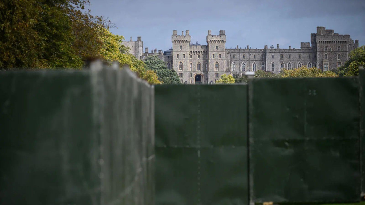 Velika zaštitna ograda postavljena oko imanja Vindzora 
