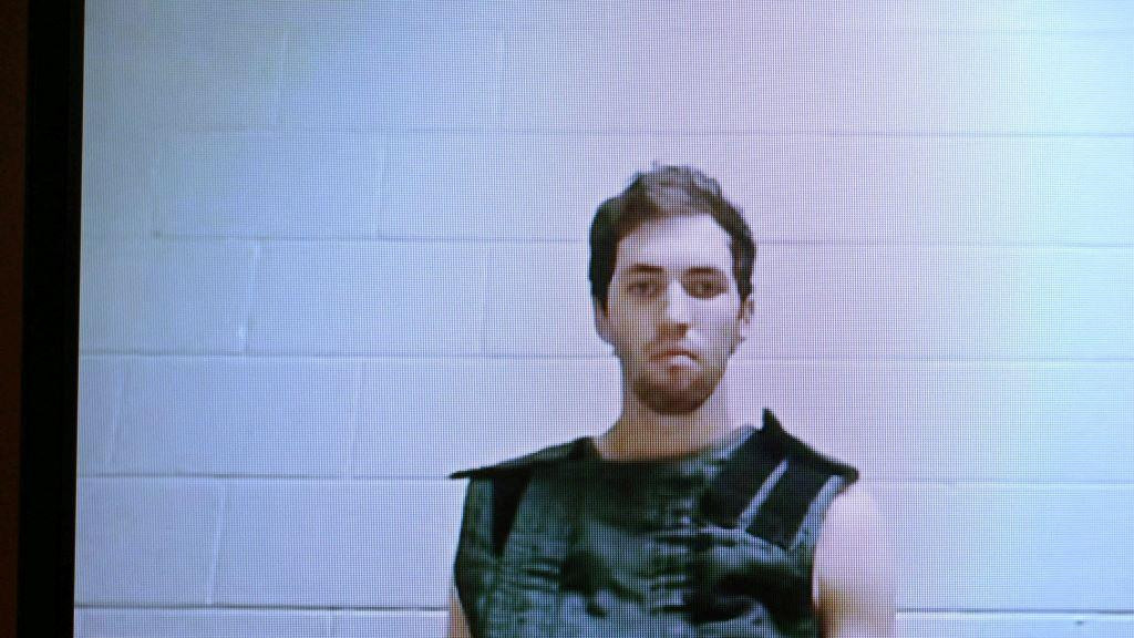 Tejlor Robinson u panciru tokom saslušanja video-linkom