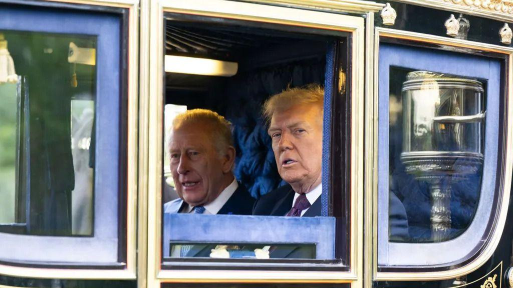 Kralj Čarls i predsednik Tramp u kočiji