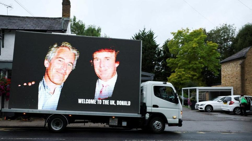 Tramp i Epstin, fotografija epstina i trampa