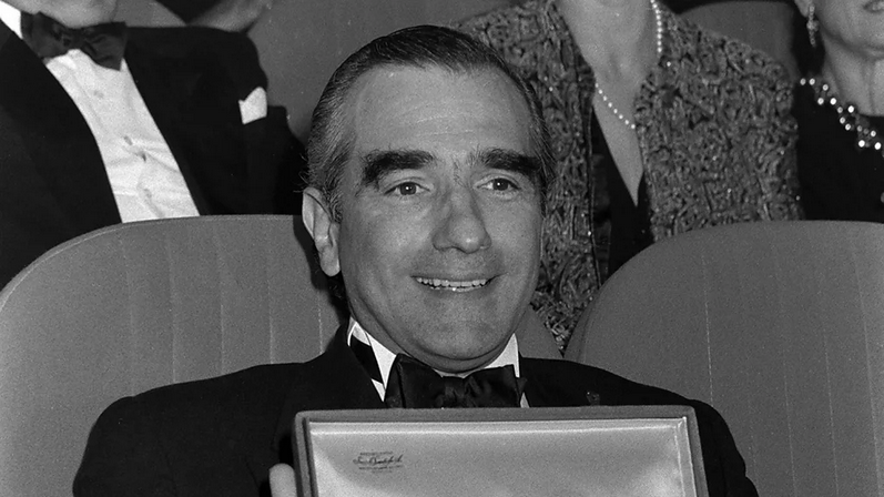 Martin Skorseze drži Srebrnog lava Filmskog festivala u Veneciji za najbolju režiju u septembru 1990. godine
