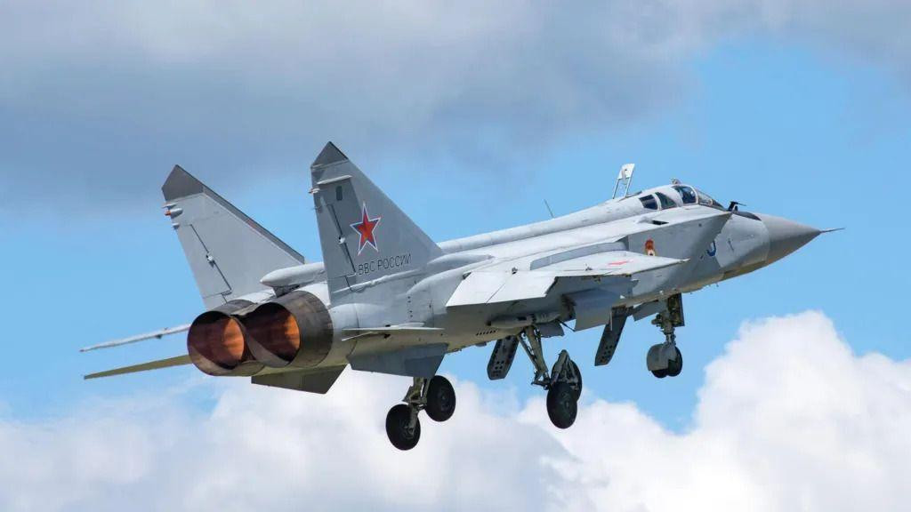 Ruski MiG-31 u letu 