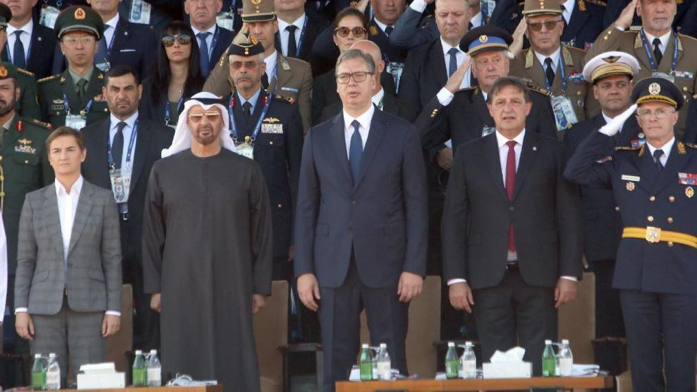 Predsednik Aleksandar Vučić sa najvišim zvanicama na vojnoj paradi u Beogradu 20. septembra 2025.