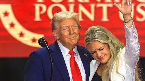 Donald Tramp i Erika Kirk, charlie kirk, čarli kirk, ubistvo čarlija kirka