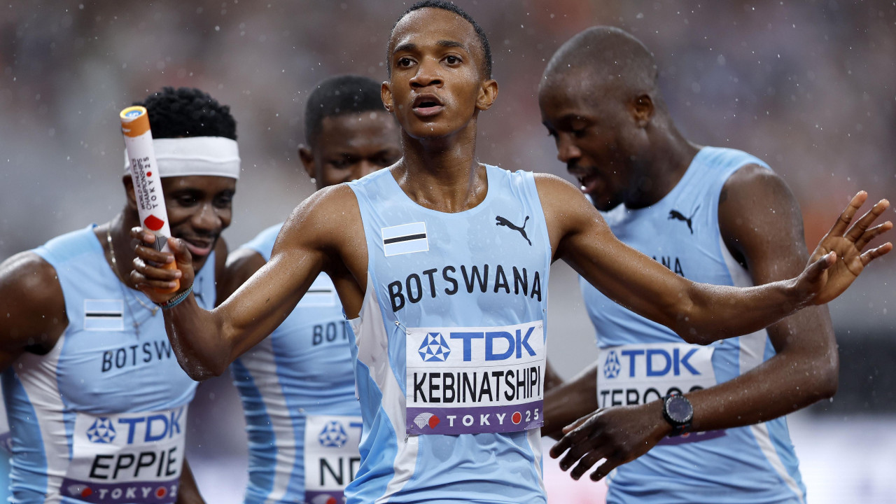 
                    Busang Kolen Kebinatšipi, Li Bekempilo Epi, Letsile Tebogo i Bajapo Ndori, Štafeta Bocvane na 4x400 metara osvojila je zlatnu medalju na Svetskom prvenstvu u Tokiju
     
