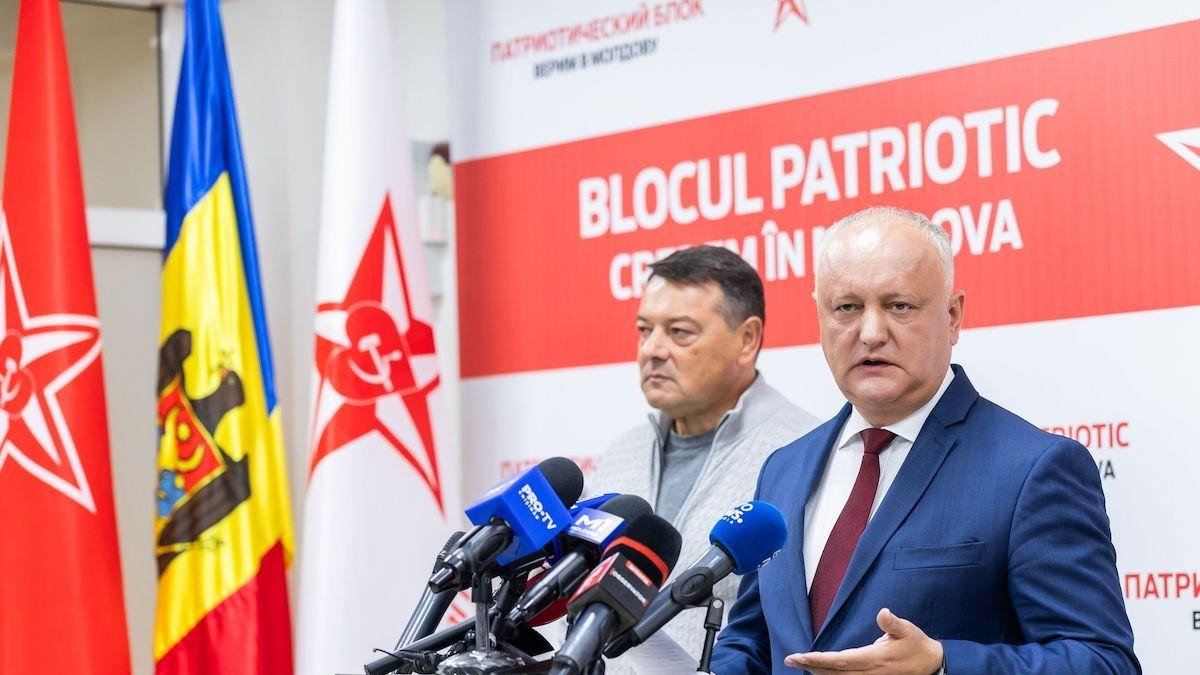 Bivši moldavski predsednik i lider Partije socijalista Igor Dodon govori za medije
