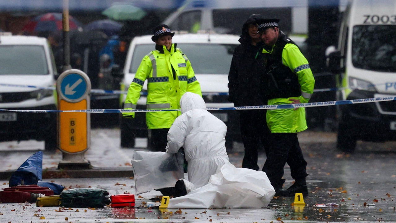 napad u mančesteru, sva Jevreja su ubijena u napadu na sinagogu u Mančesteru na Jom Kipur (2. oktobar), najsvetiji dan u jevrejskom kalendaru