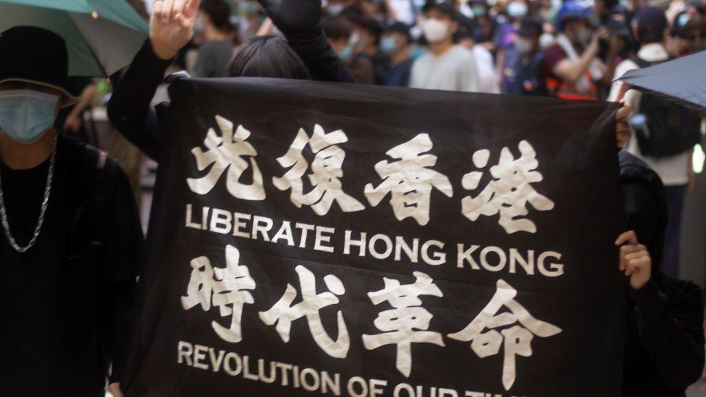 protesti u hongkongu, transparent demonstranata u hongkongu budi voda