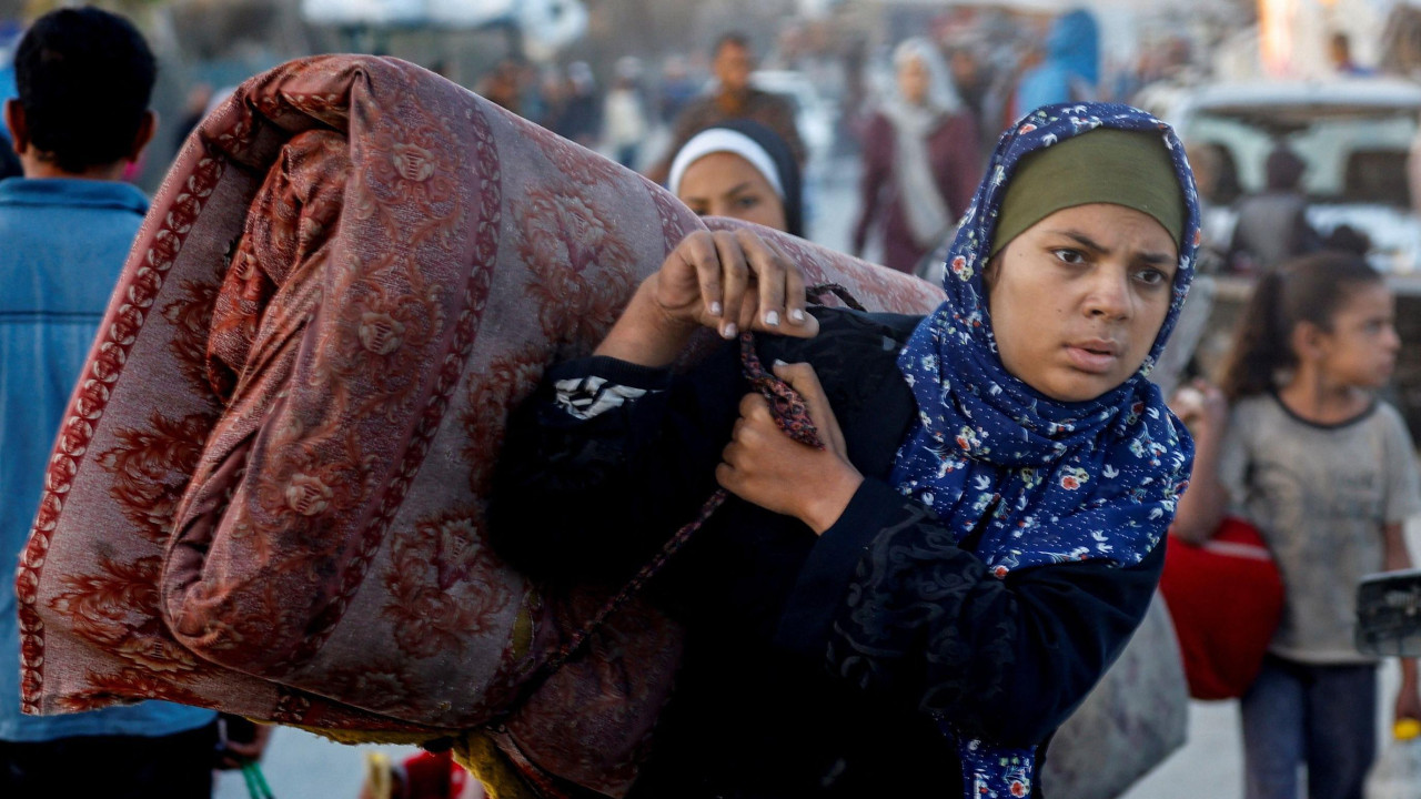 Palestinka se vraća na sever Gaze