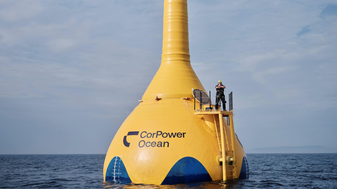 Proizvođači kažu da je bova 'CorPower' dovoljno otporna da izdrži velike oluje na moru