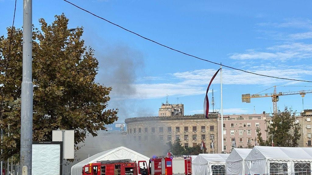 požar, požar u šatorima kod skupštine srbije, požar u ćacilendu