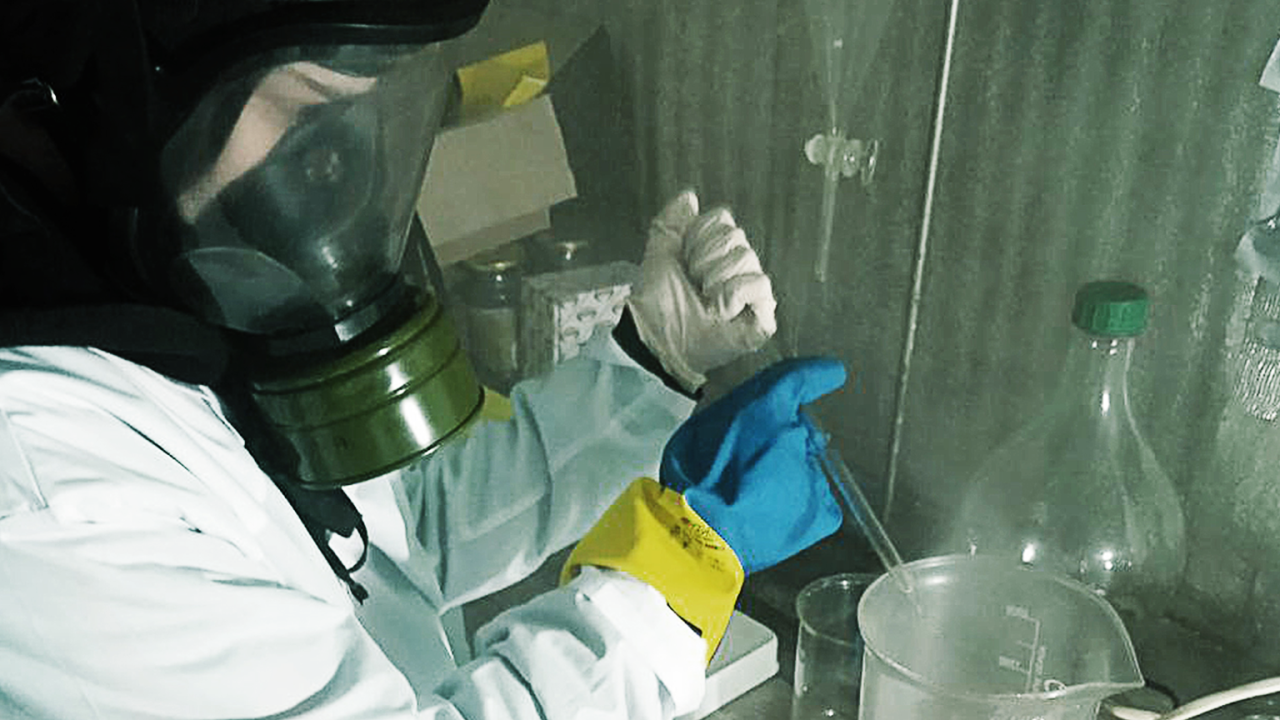 Maksim u njegovoj laboratoriji