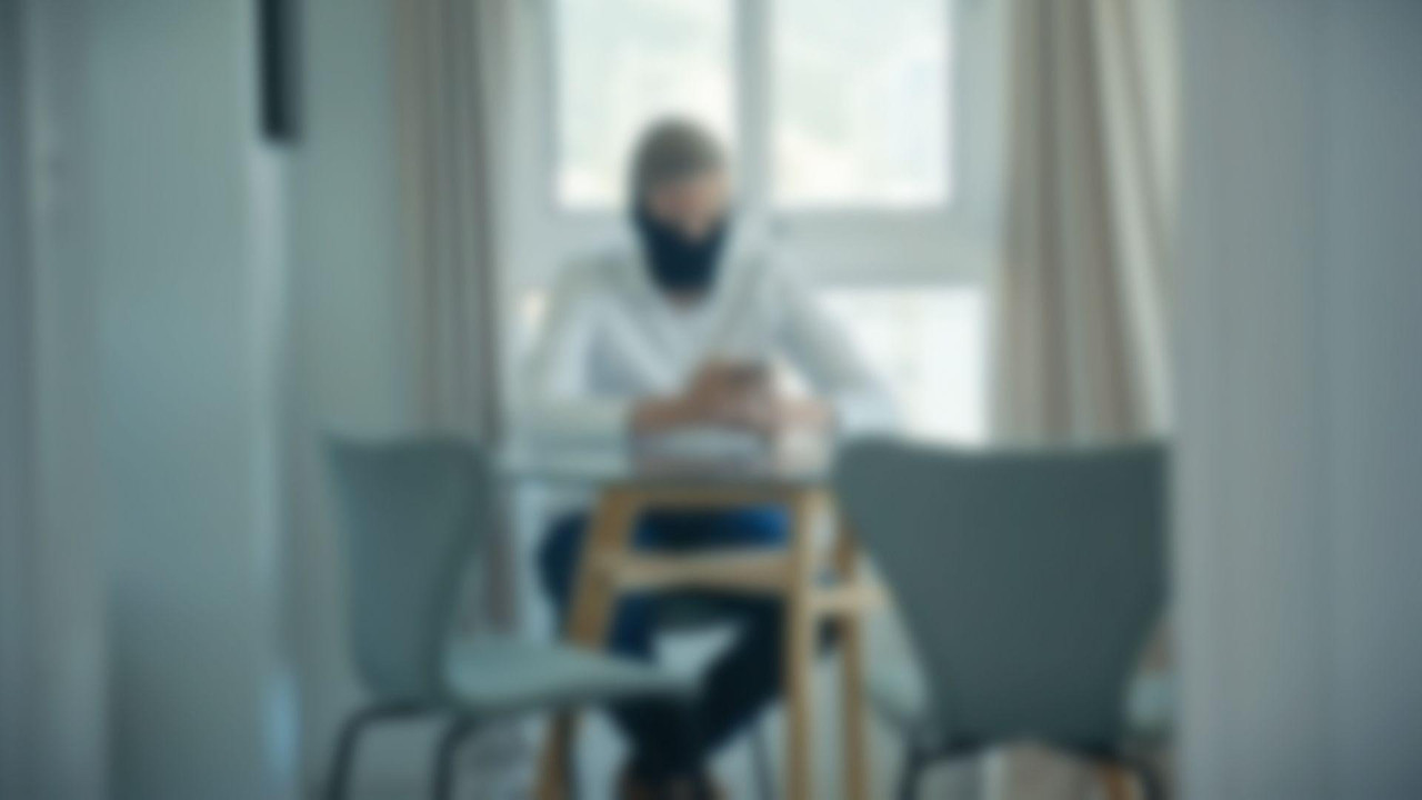 Den je koordinirao pravljenje velikog piva tokom intervjua za BBC 