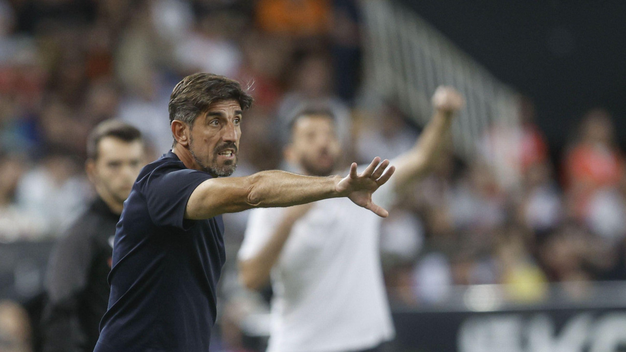 Veljko Paunović na klupi Ovijeda