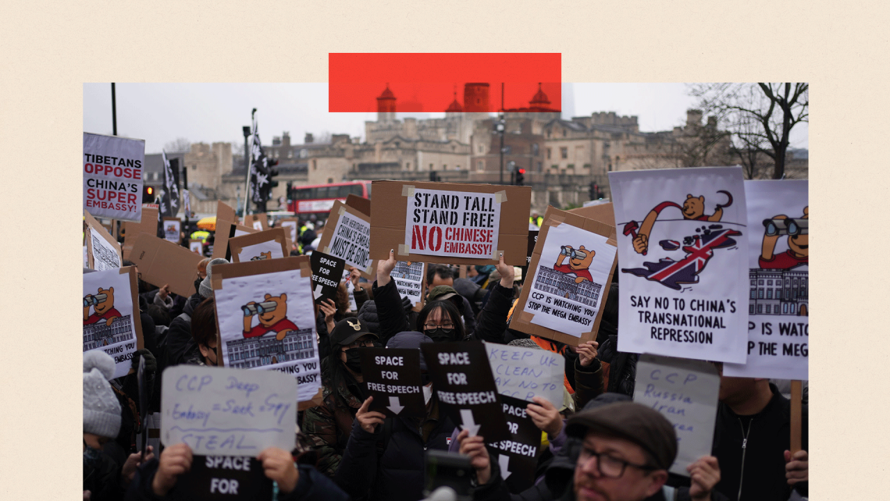 Demonstranti ispred predložene lokacije za novu kinesku ambasadu