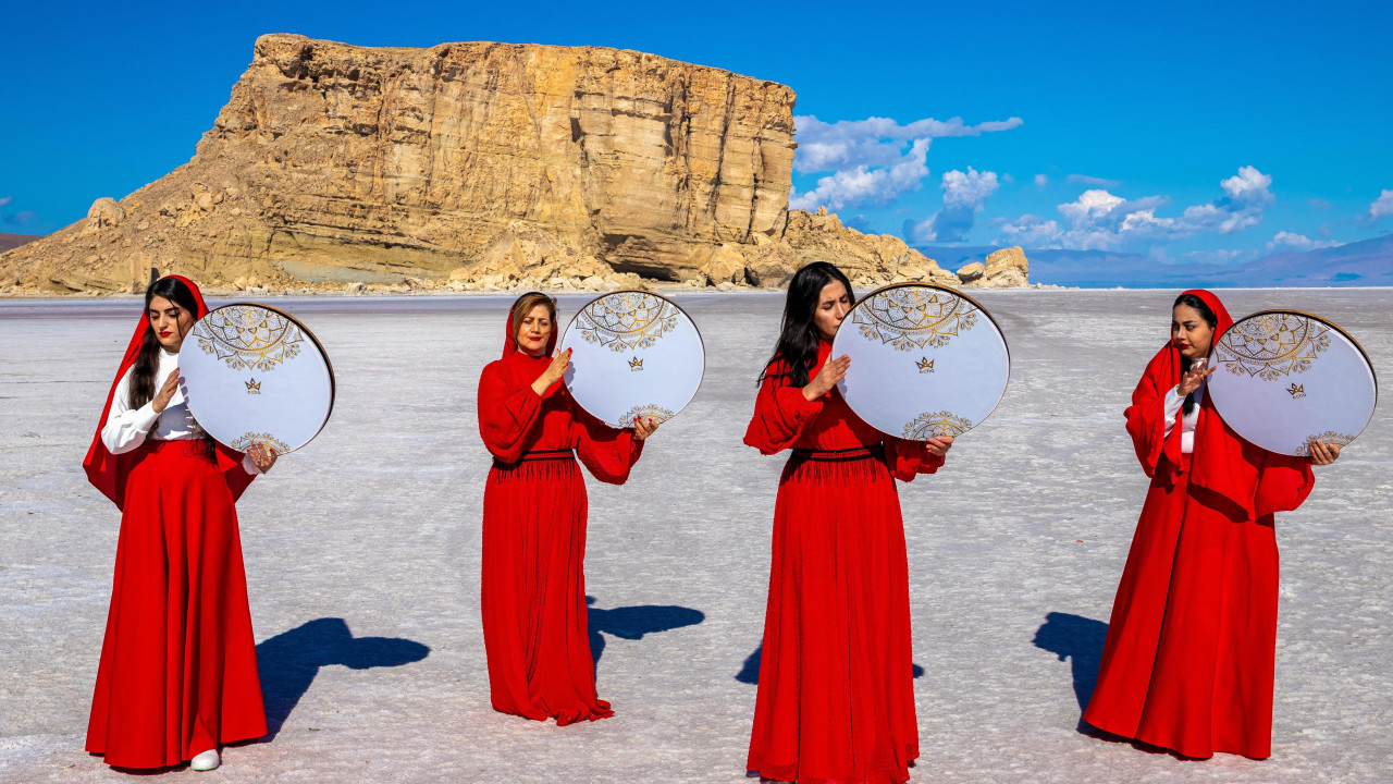Žene organizuju protest na sada isušenom koritu jezera Urmija da bi skrenule pažnju na krizu klimatskih promena i nestanak vode