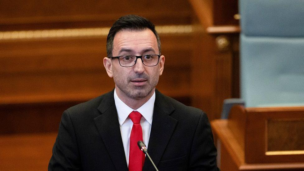 Dimalj Baša je polsanik Samoopredeljenja Aljina Kurtija