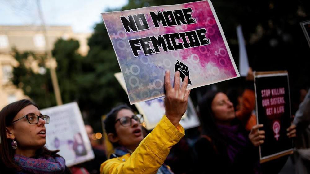 
                    demonstracije protiv femicida, seksualnog nasilja i svih vrsta nasilja zasnovanih na polu uoči Međunarodnog dana borbe protiv nasilja nad ženama, u Valeti, Malta, 23. nov