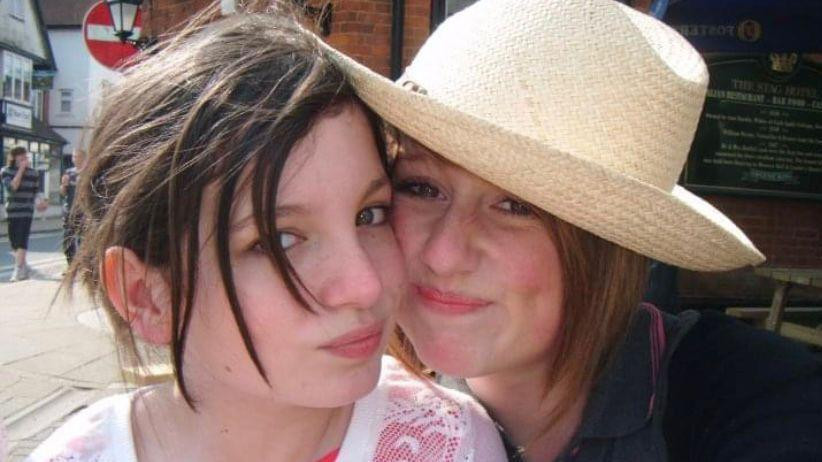 Džordžija i Dejzi dok su bile devojčice