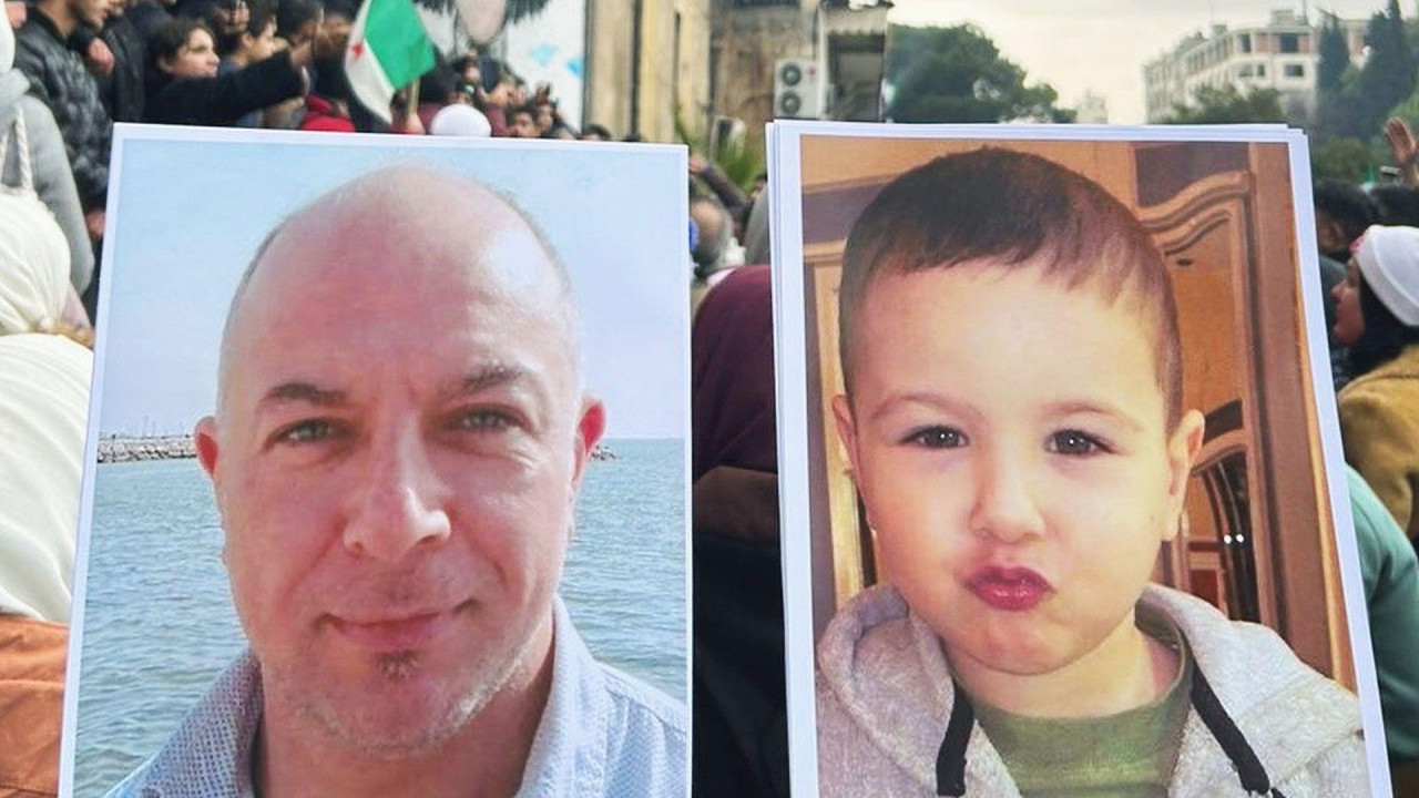 Plakati na kojima su slike Reminog nestalog muža Osama Turdžmana i njihovog sina Karima