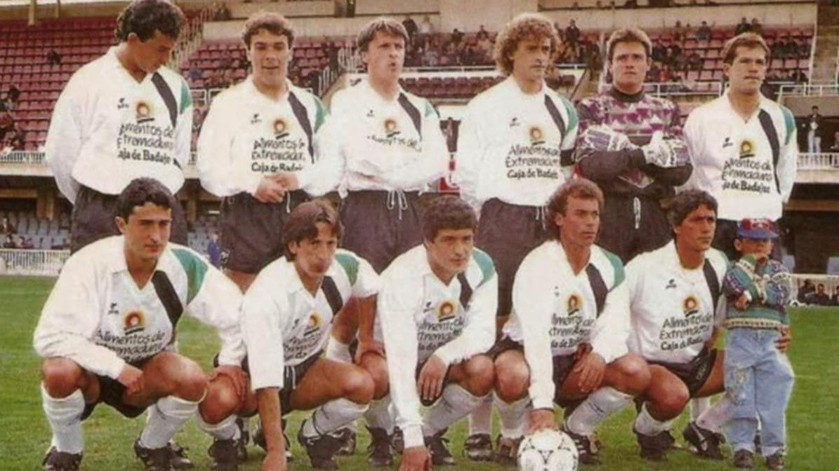 Josip Višnjić u dresu španske Meride (prvi s leva)