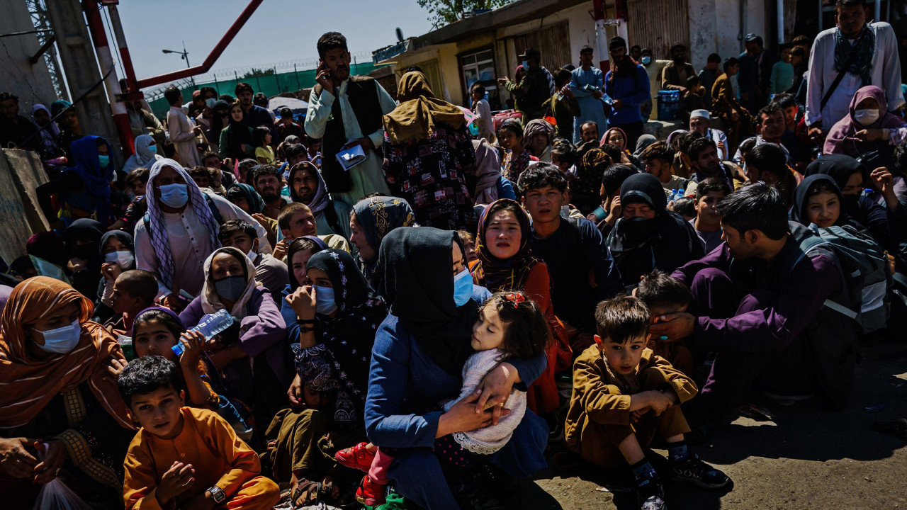 Posle neočekivanog pada Kabula u avgustu 2021. godine, hiljade su pohitale na aerodrom u nadi da će biti evakuisane zajedno sa SAD i drugim trupama koje su se povlačile