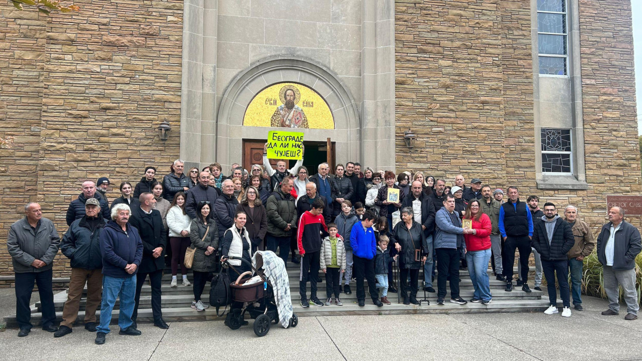Protest dela vernika ispred Sabornog hrama Svetog Save u Klivlendu