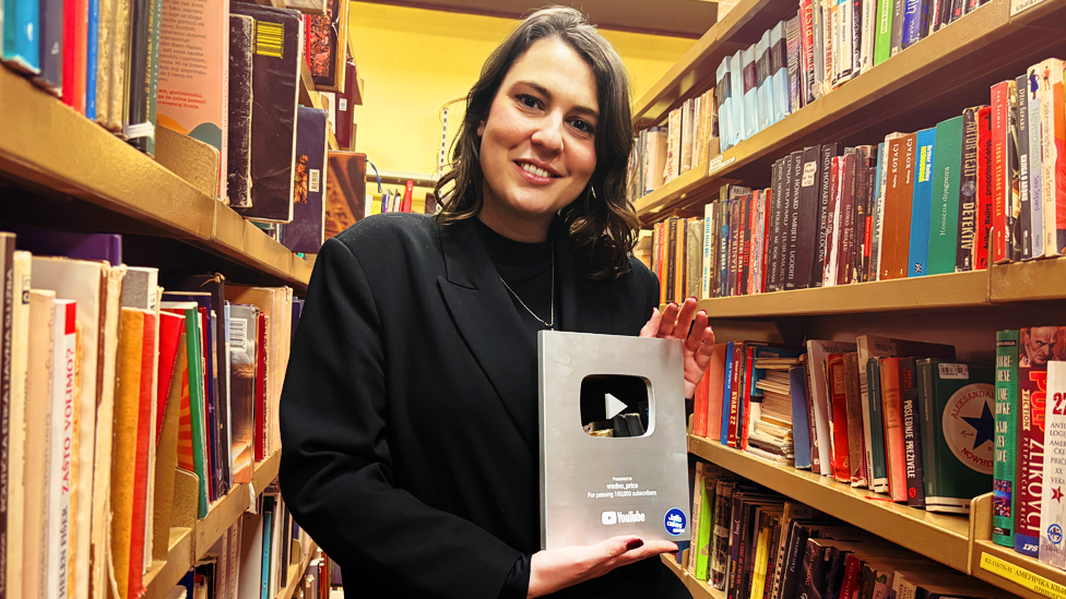 Sara Arsenović, voditeljka podkasta Velike priče o knjigama i književnosti