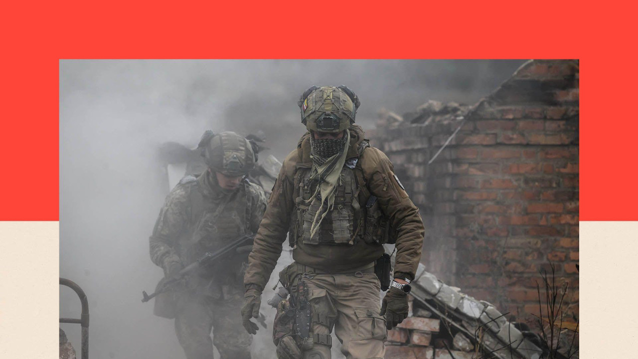vojnici u kamuflažnim uniformama