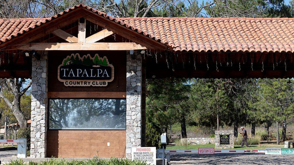 Ulaz u luksuzni kompleks u Tapalpi