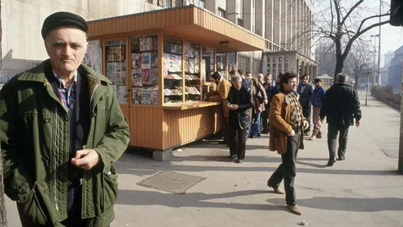 Red za novine u Sarajevu, dan posle referenduma 