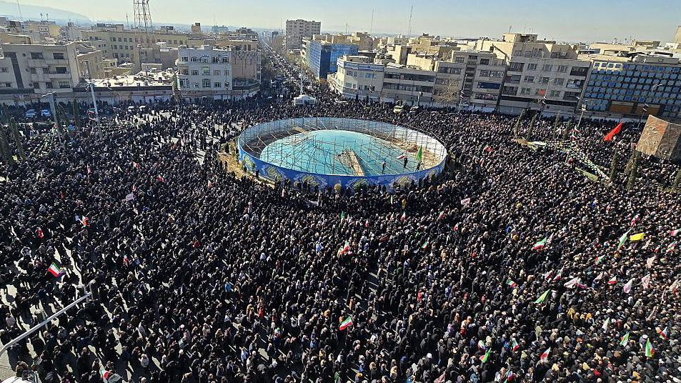 Demonstranti sa iranskim zastavama