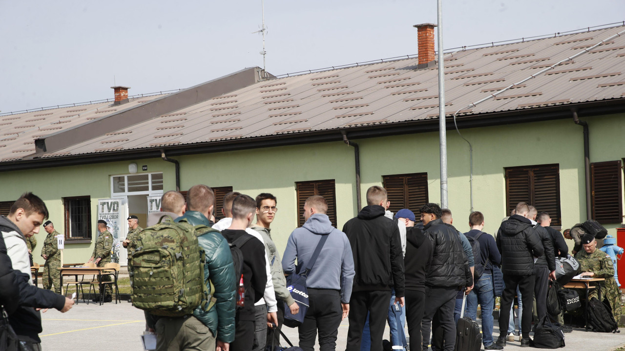 vojni rok u hrvatskoj, regruti se prijavljuju na obuku u hrvatskoj vojsci
