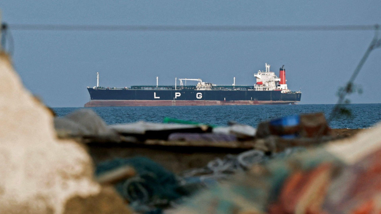 Tanker sa gorivom usidren u Omanu 11. marta 